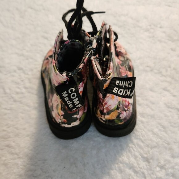 Unbranded Floral Boots Girl's‎ Size 9 - Picture 2 of 3
